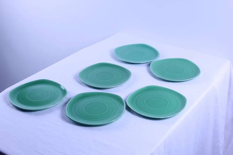 Set of 6 small vintage green plates from Sarreguemines.