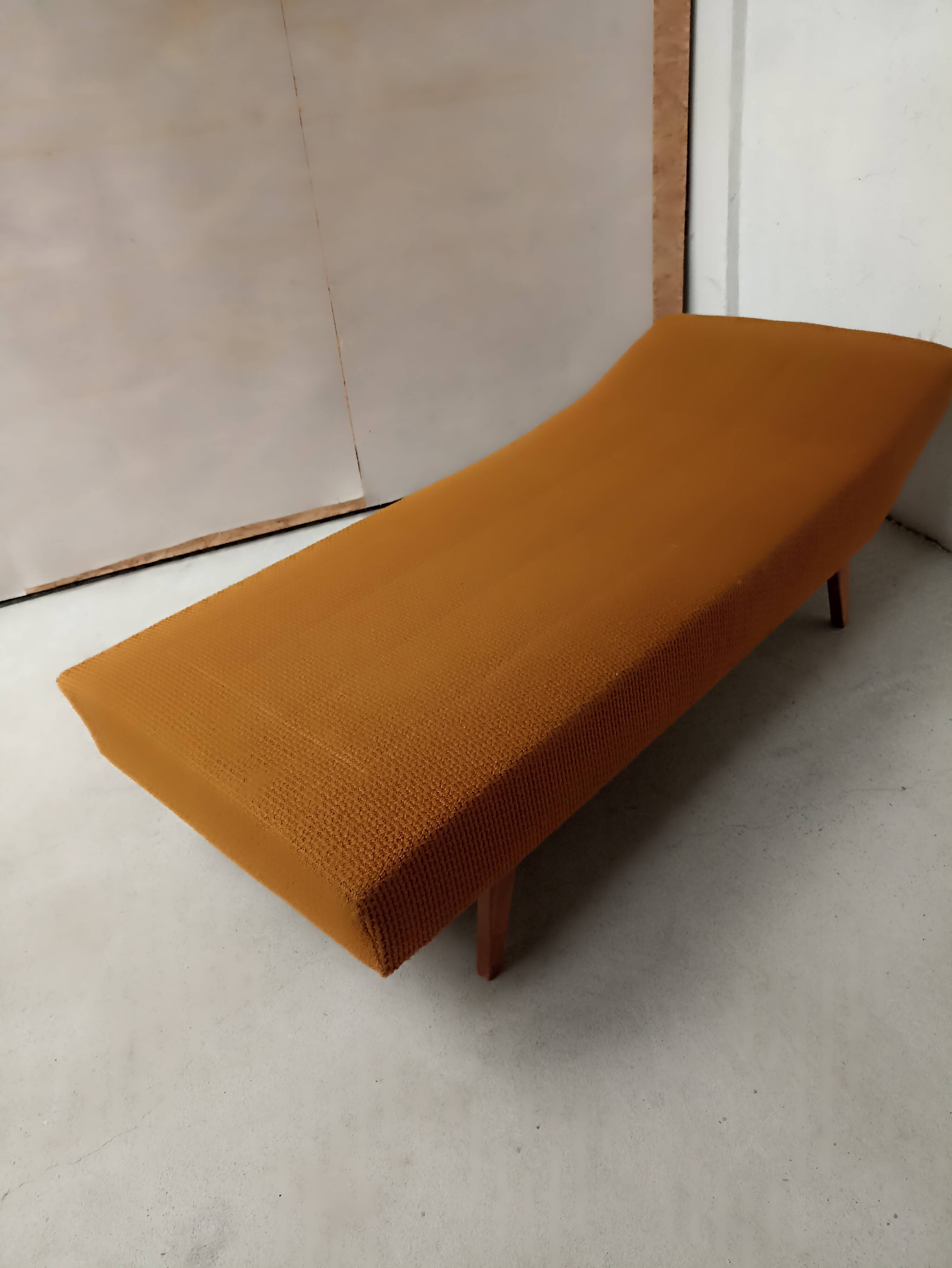 Vintage chaise longue daybed
