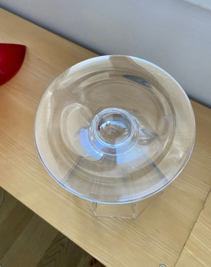 Vase cup on foot shower crystal of weaning old