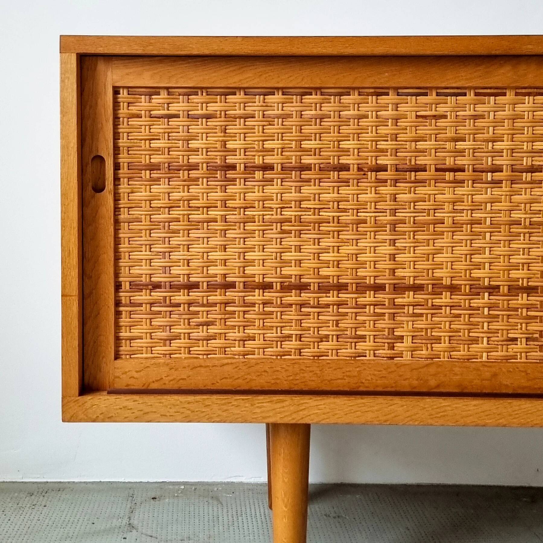 Enfilade Hans Wegner RY-26 rare in oak