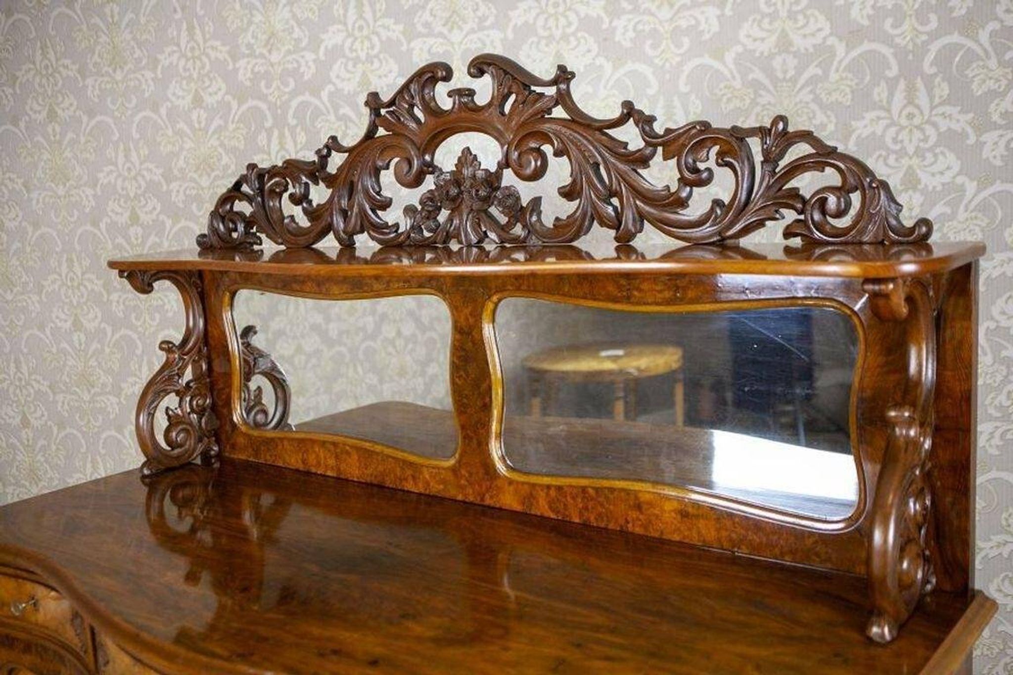 Buffet Rococo Revival en noyer et placage, 1850