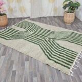 Tapis berbère fait main artisanale vert et blanc taille 150 x 250 cm