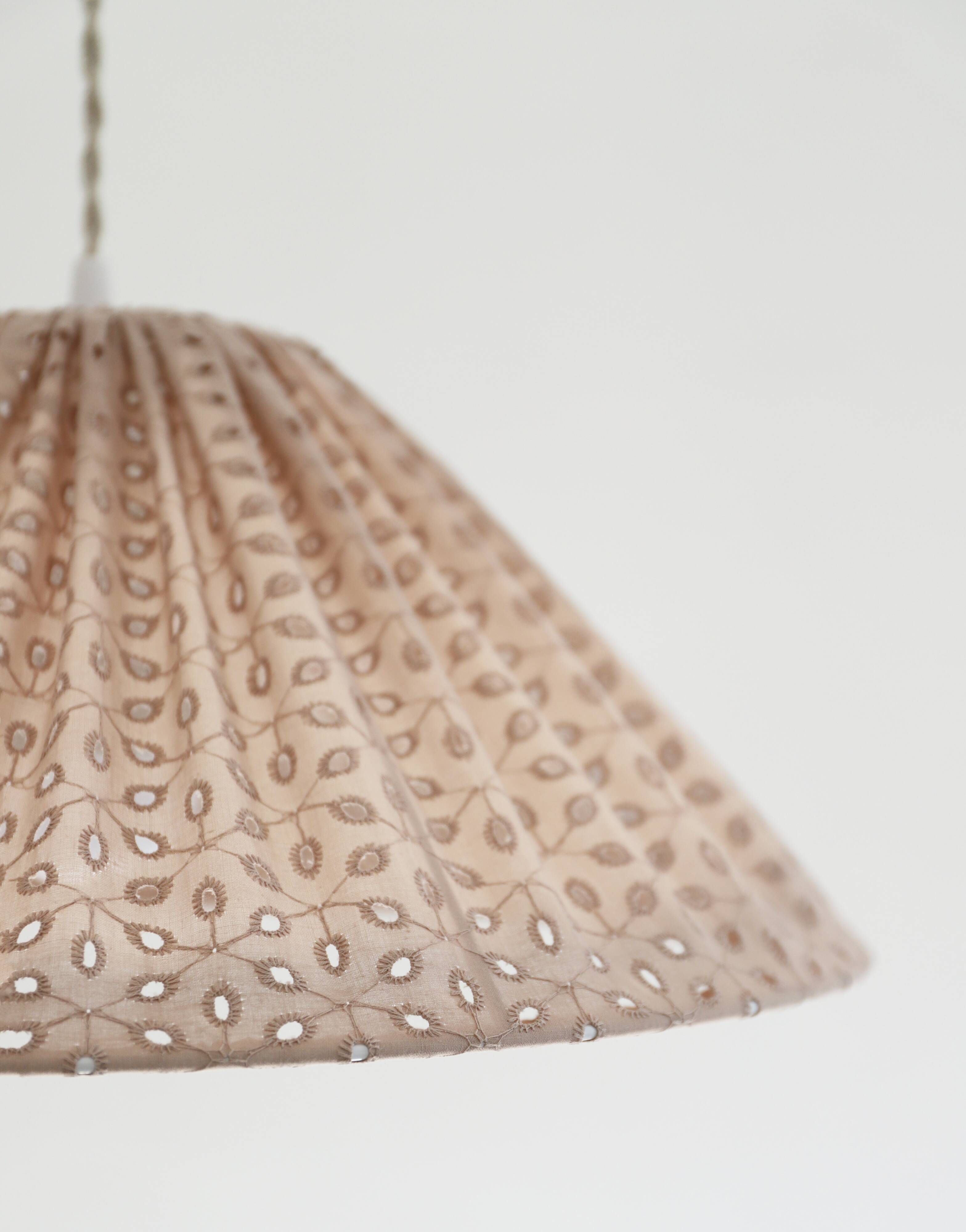 Openwork conical-shaped suspension "Malala broderie anglaise"