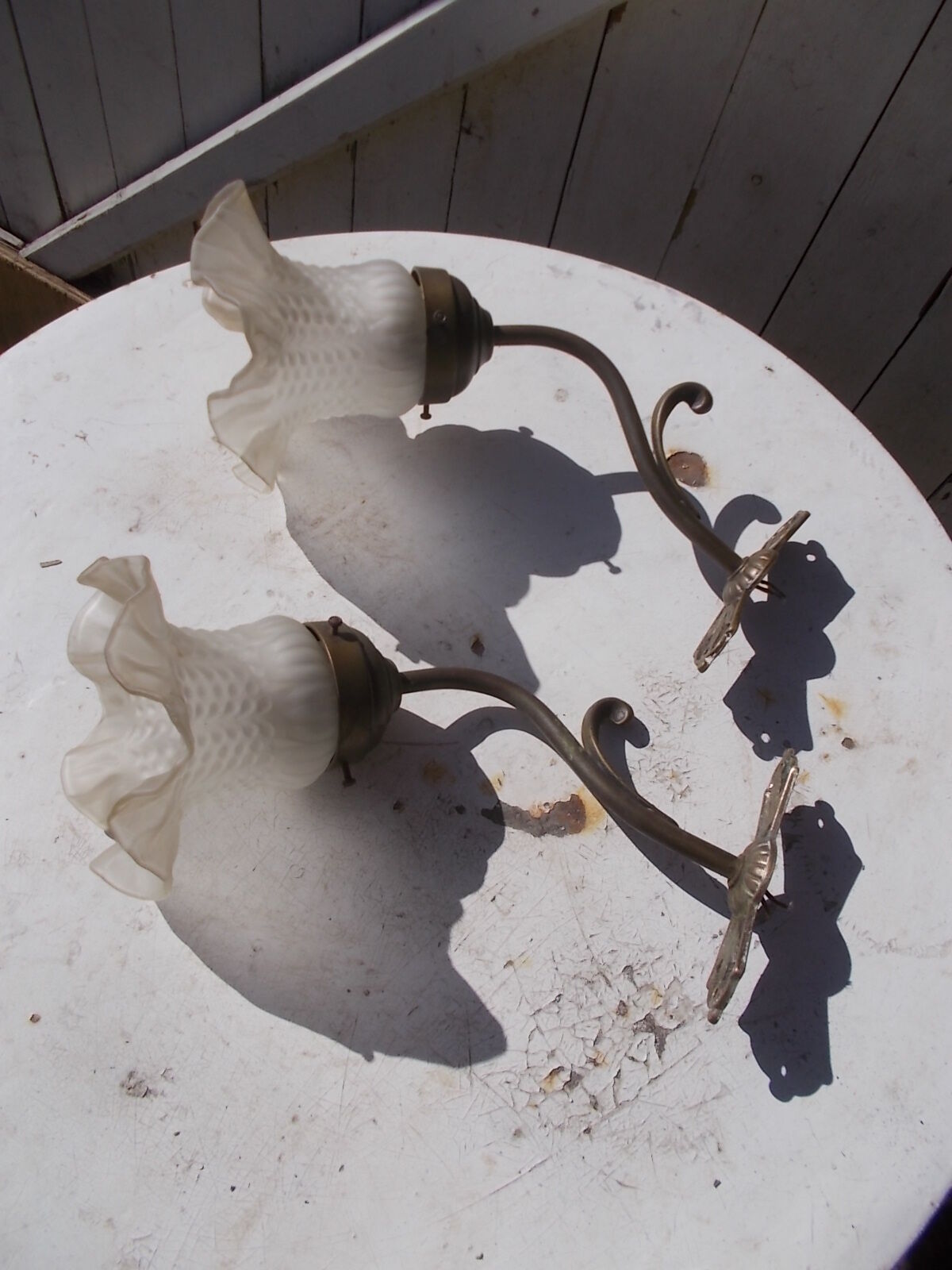 Pair of brass wall appliques, art deco tulips