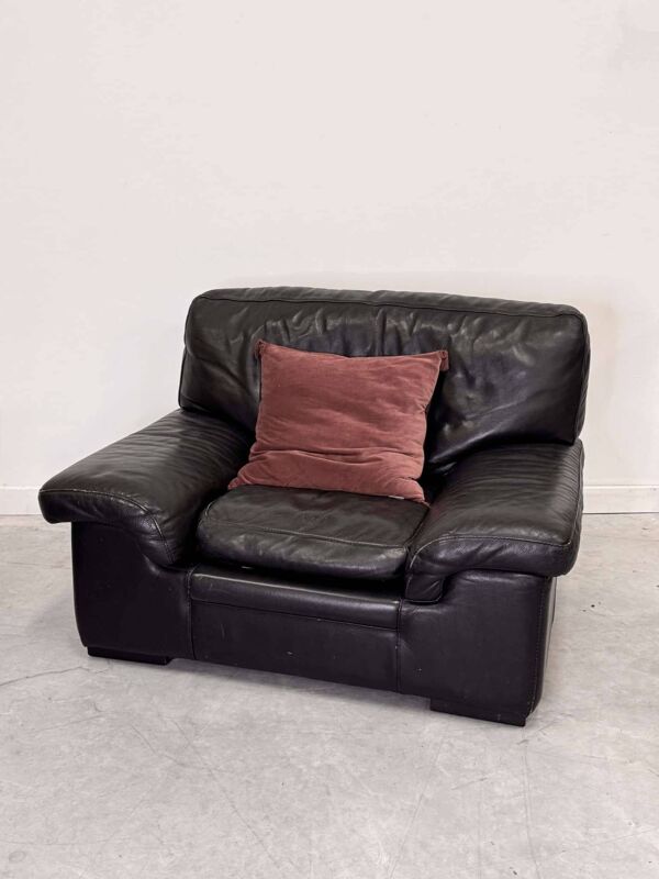Fauteuil vintage Ligne Roset – Modèle Soleil Noir (1990) – Cuir noir