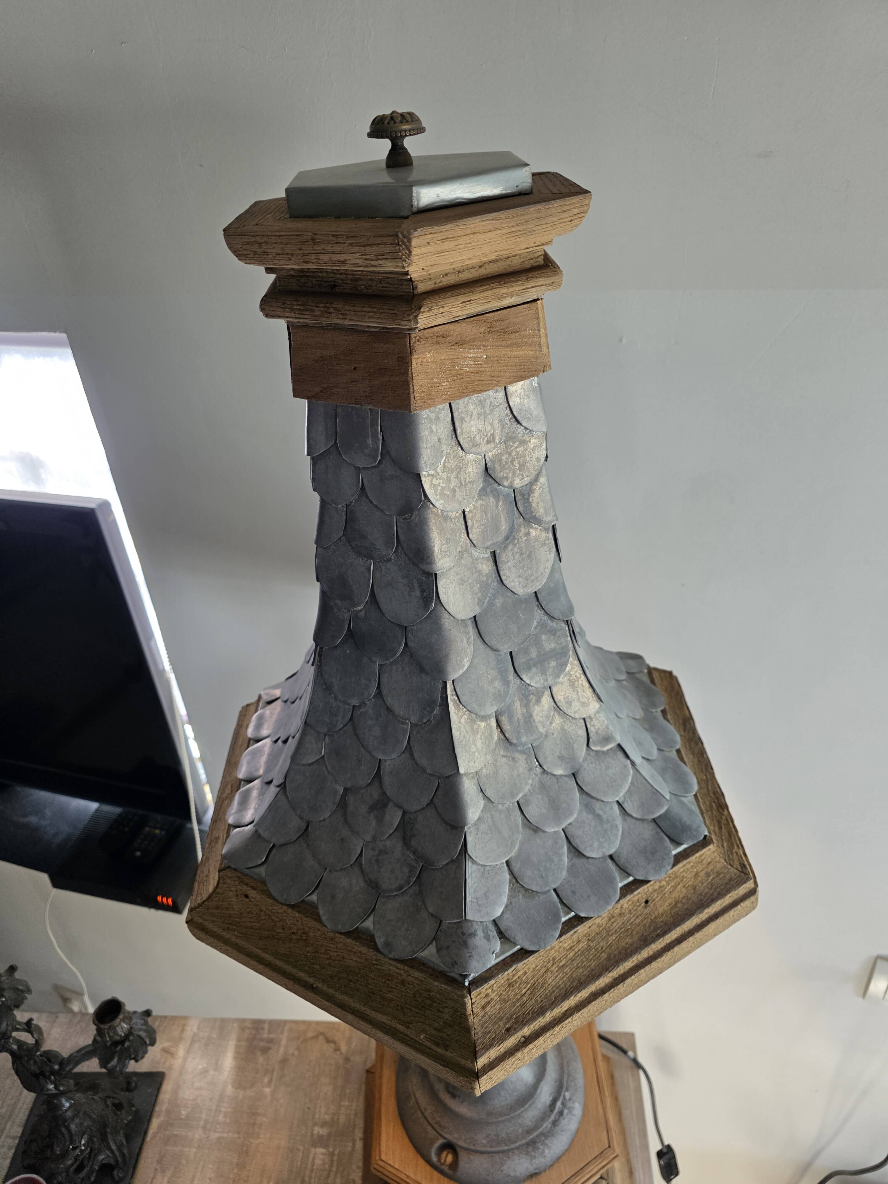 Monumental lamp with a dolphin in cast iron and lead scales - 110cm