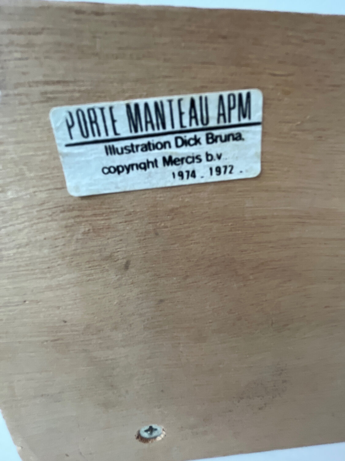 Wall-mounted coat rack