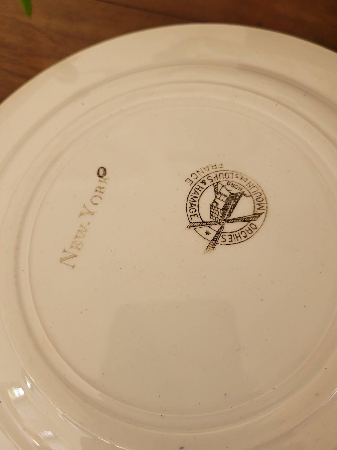 New York Moulin des Loups dinner plate