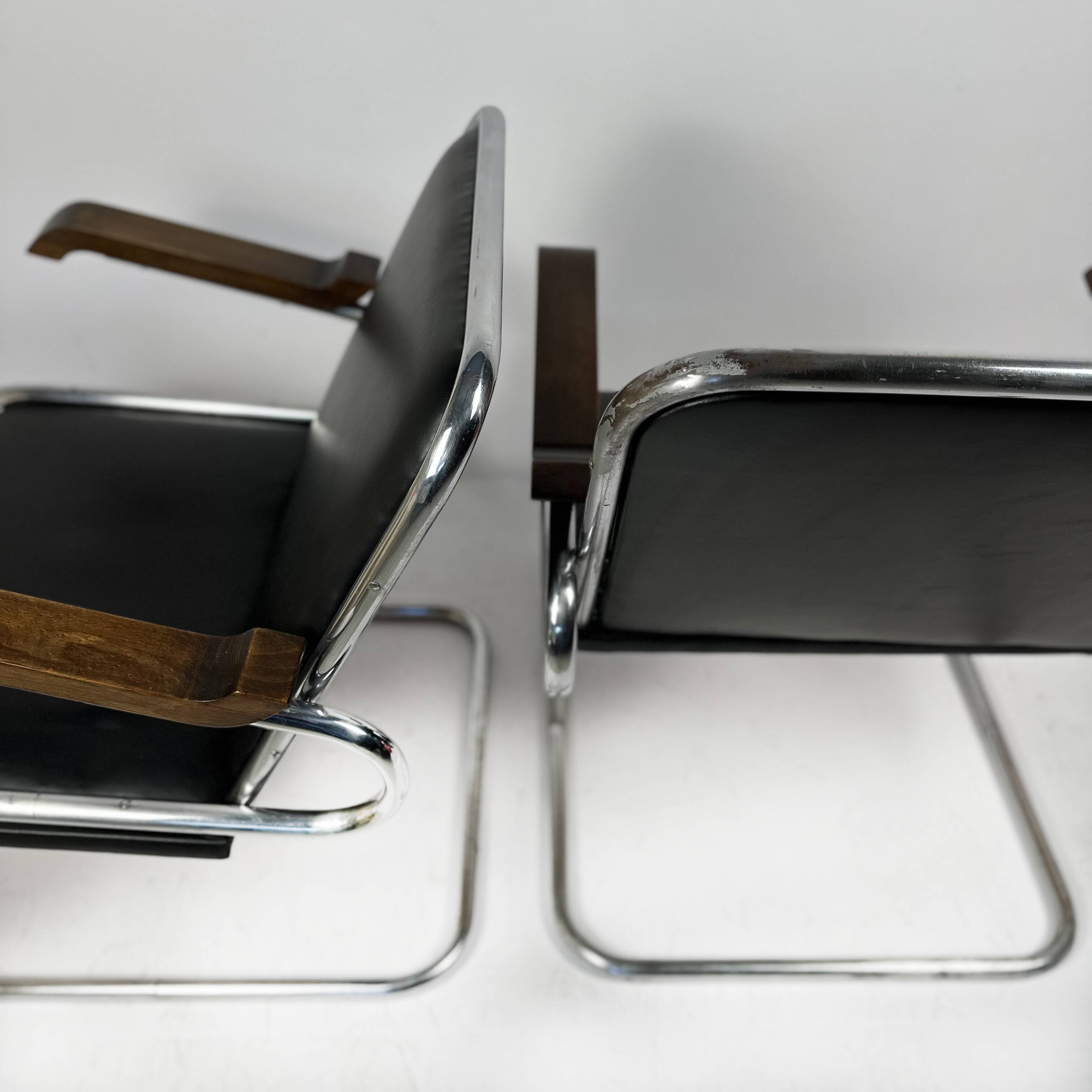 Pair of 1930s - 40s Bauhaus Cantilever Armchairs – Tubular Steel, Wooden Arms