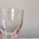 9 verres à vin ou à eau art déco rose et pied noir
