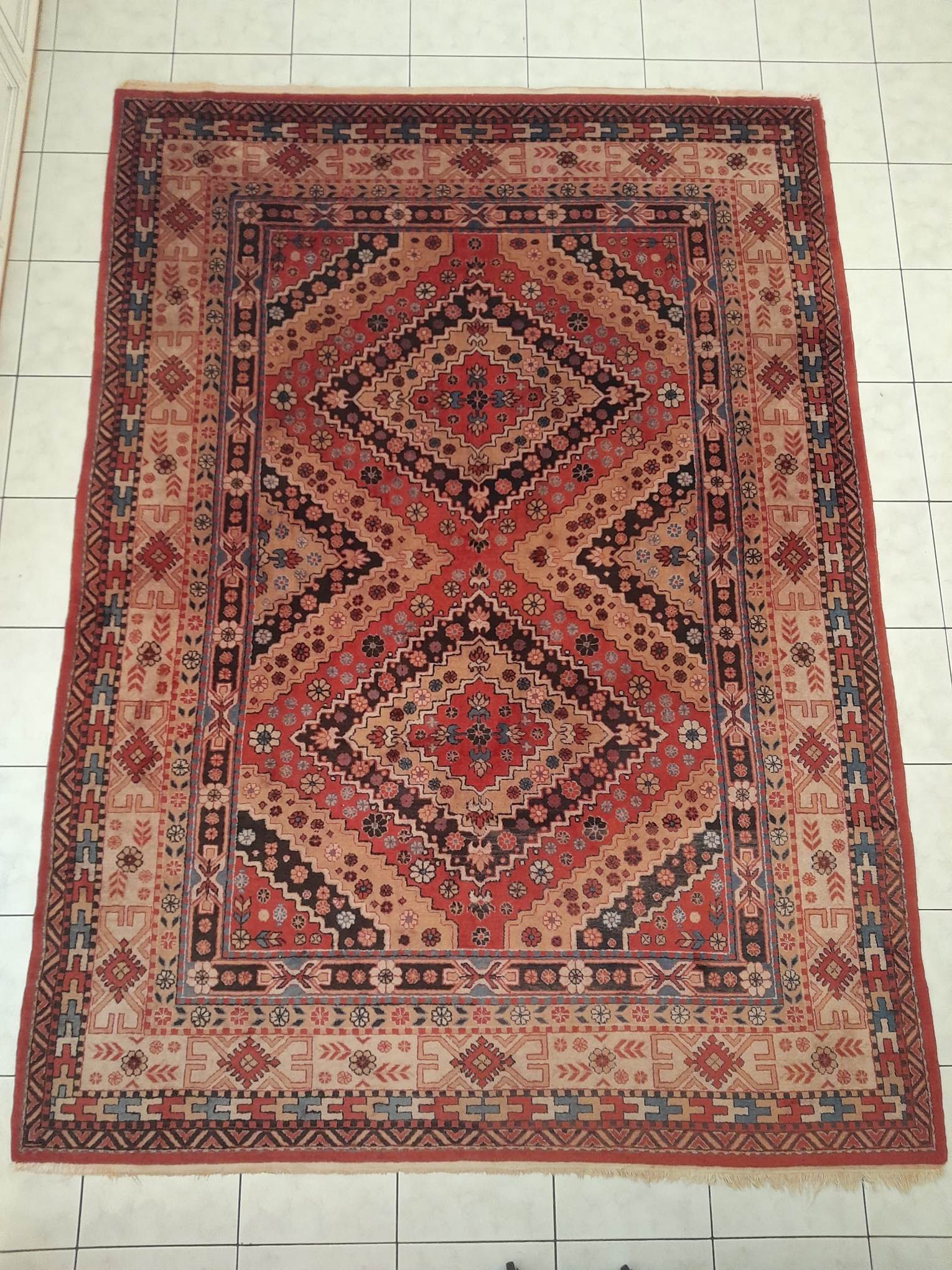 Handmade Sinkiang rug 279x204cm