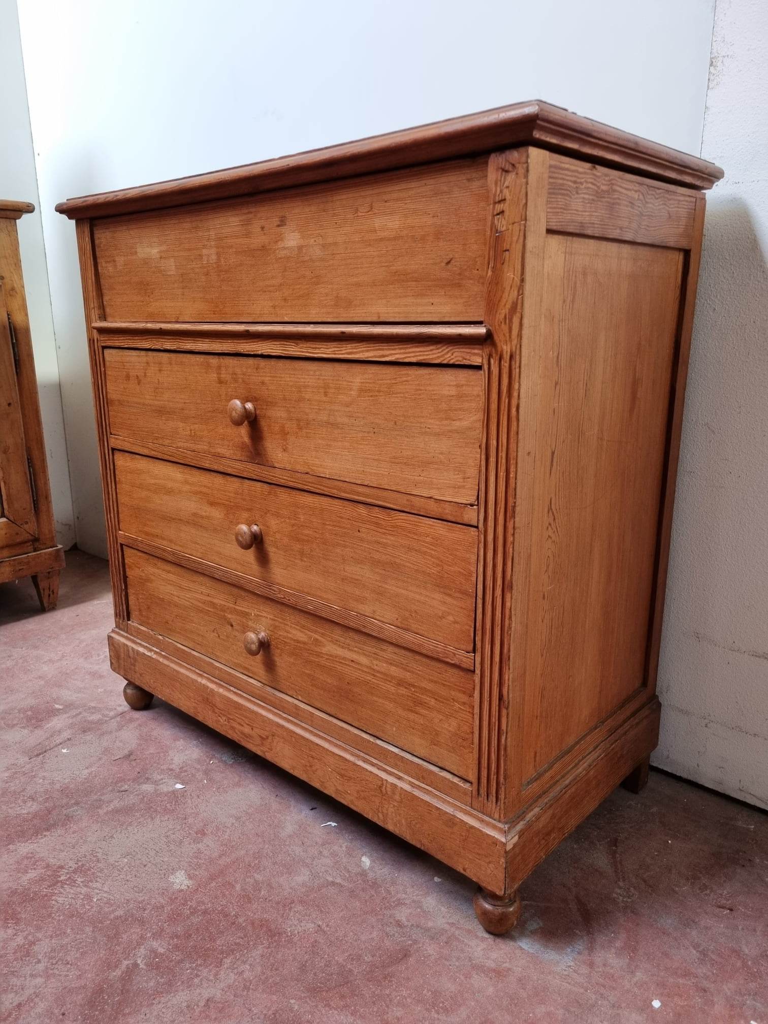 Pitchpin washbasin chest of drawers