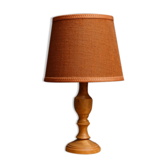 Lampe vintage en bois fruitier