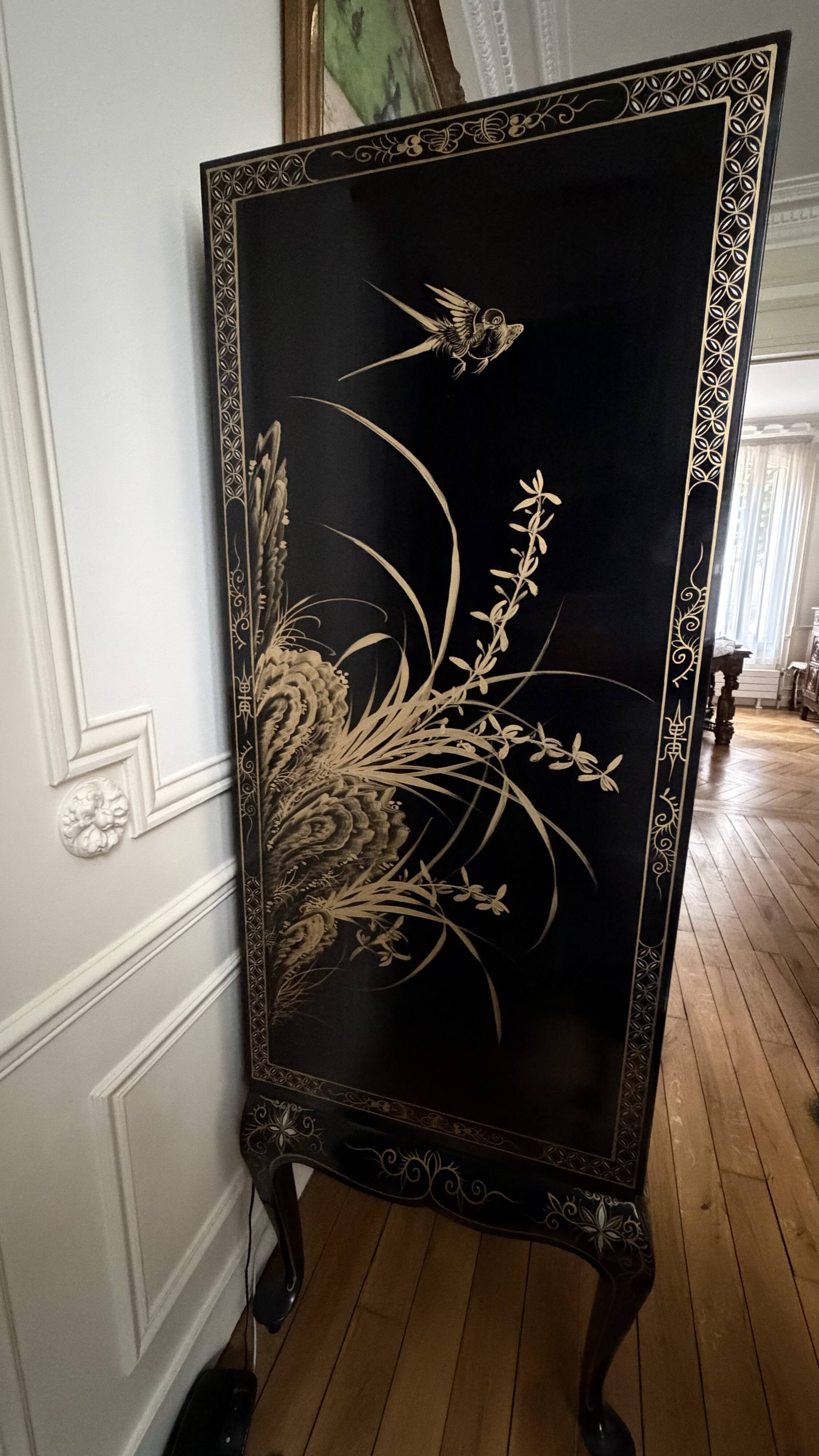 Cabinet meuble Télévision en laque noire et or