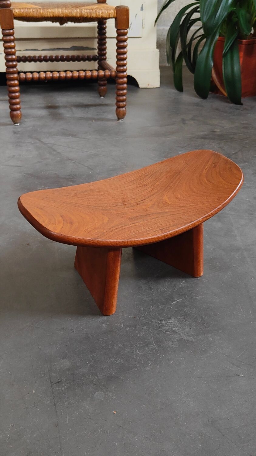Shoggi meditation stool by Alain Gaubert 1980