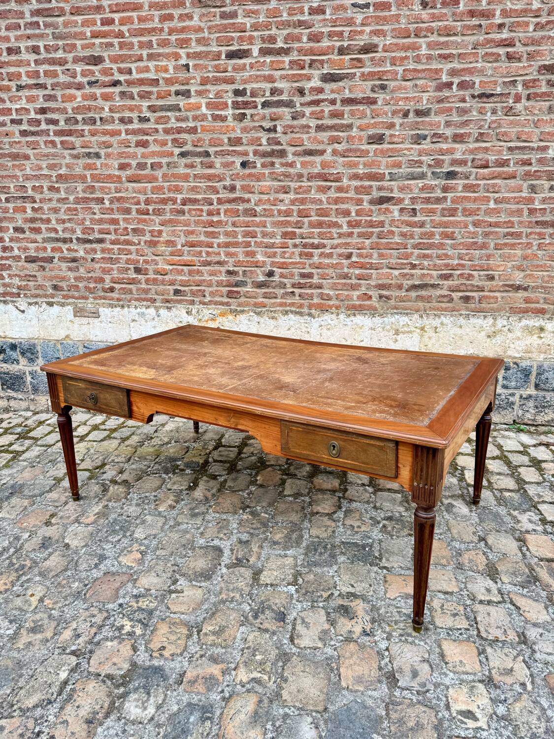 Very large double-sided mahogany desk from the Louis XVI 18th century