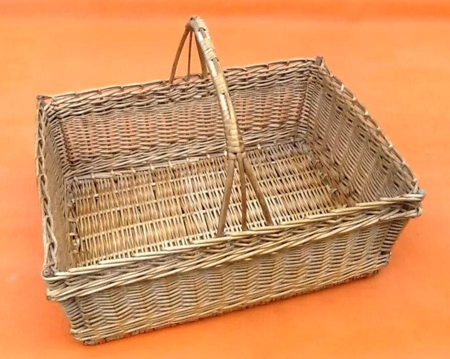 Wicker woven centerpiece basket