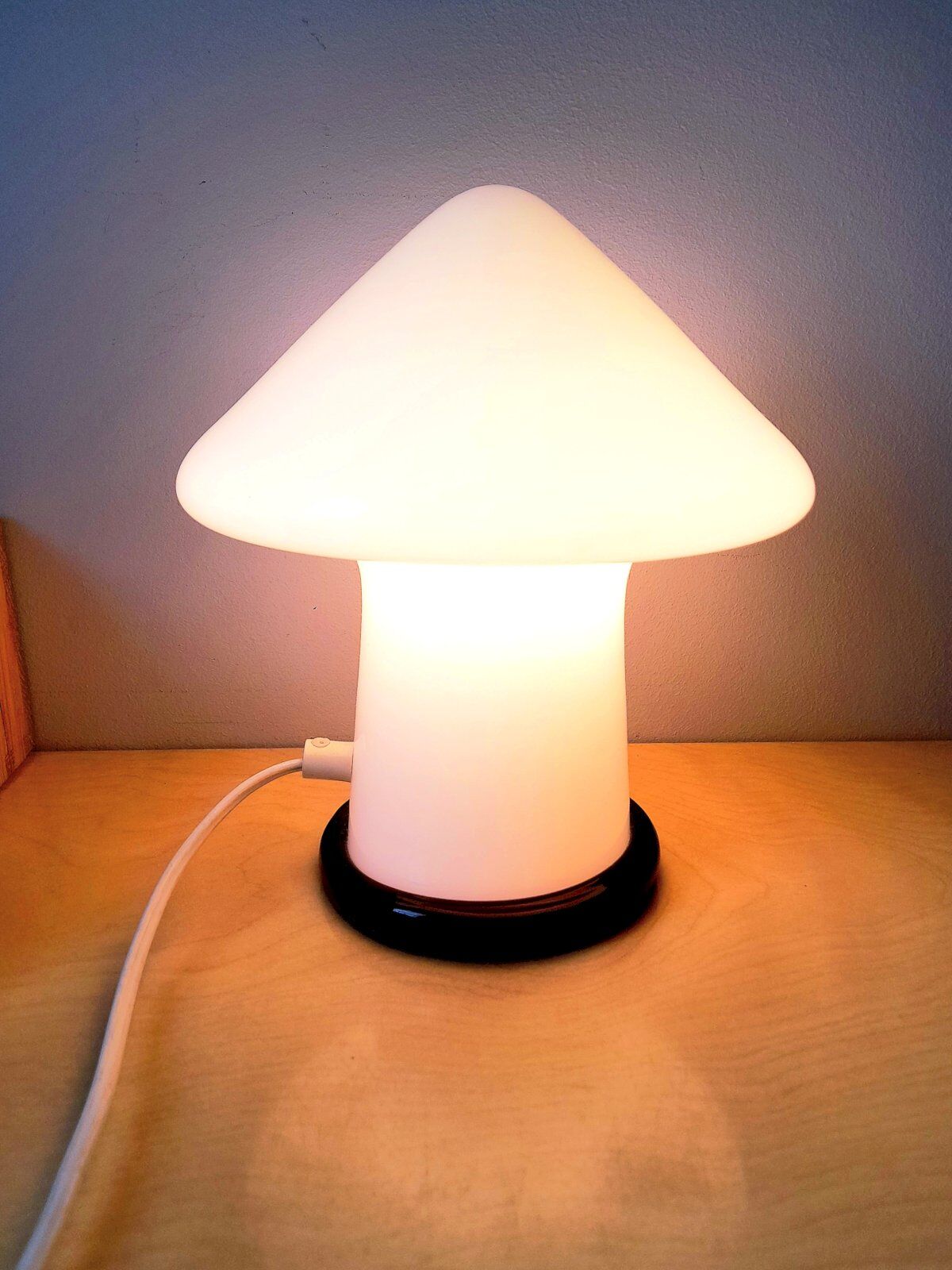 Vintage white Murano blown glass mushroom lamp