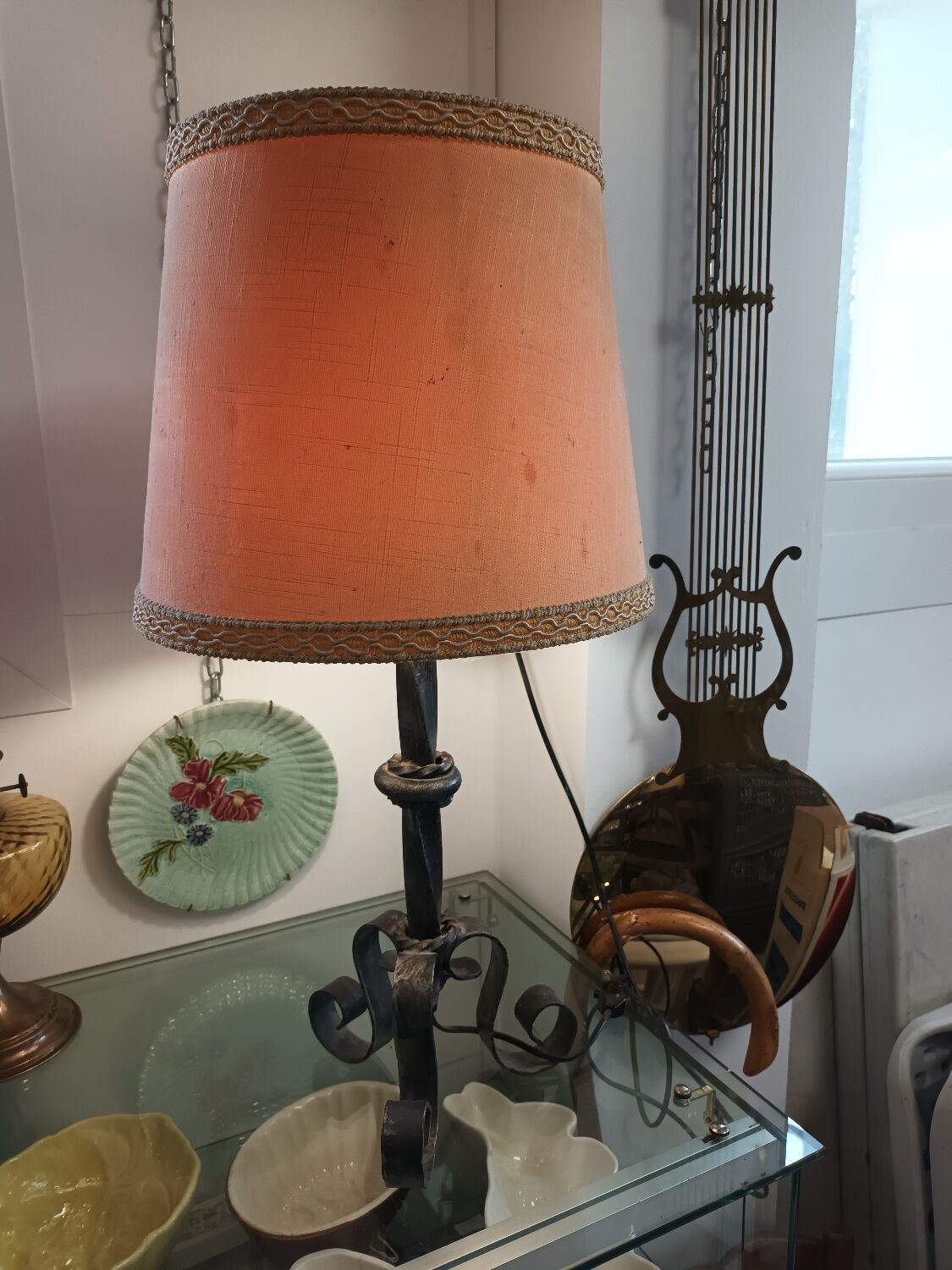 Wrought iron lamp to pose