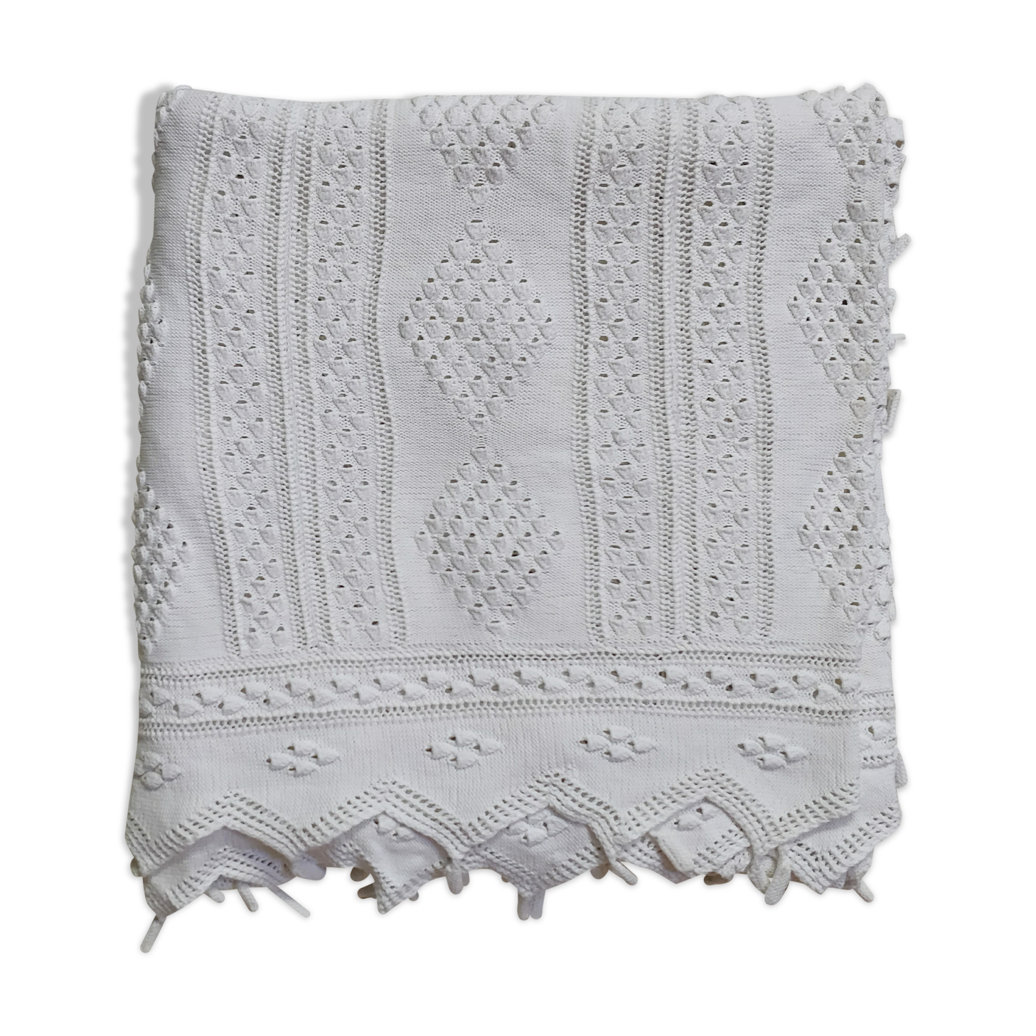 White crochet bed cover