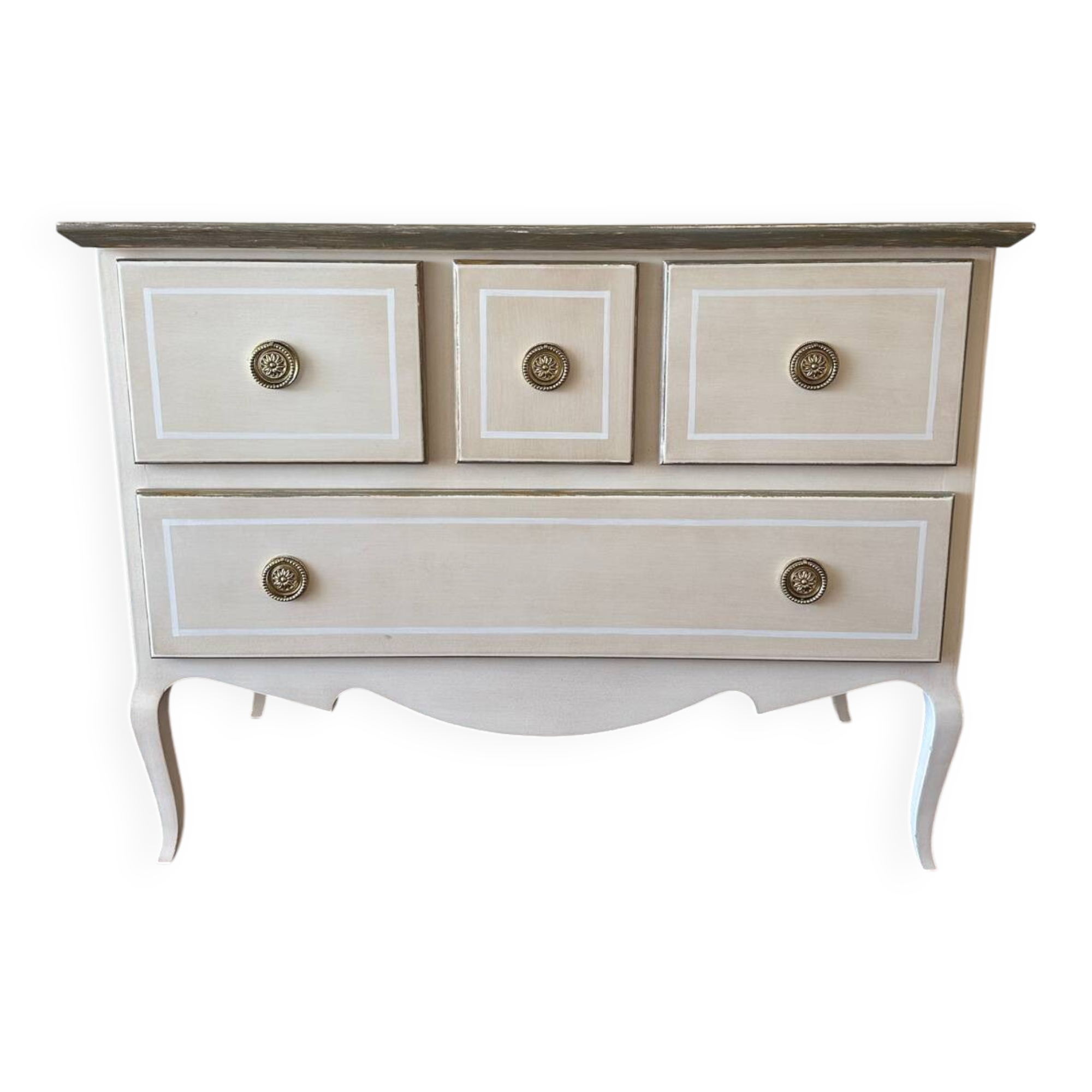 Solid wood chest of drawers with 4 drawers