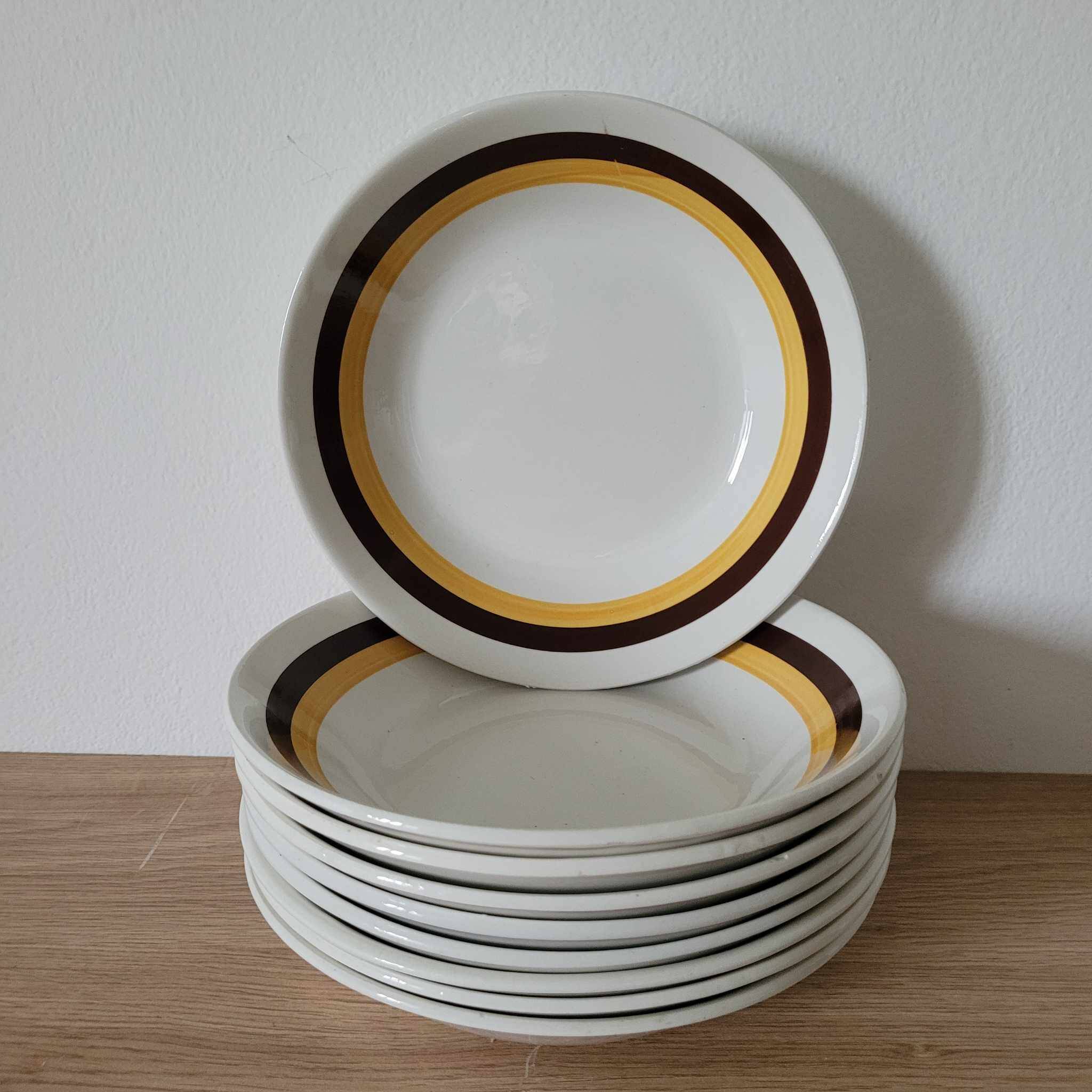 Set of 9 vintage 70s deep plates