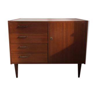 Dresser 60