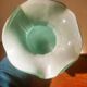 Vase corolle en opaline italienne vert amande