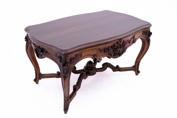Table - table basse richement sculptée, France, fin du XIXe siècle.