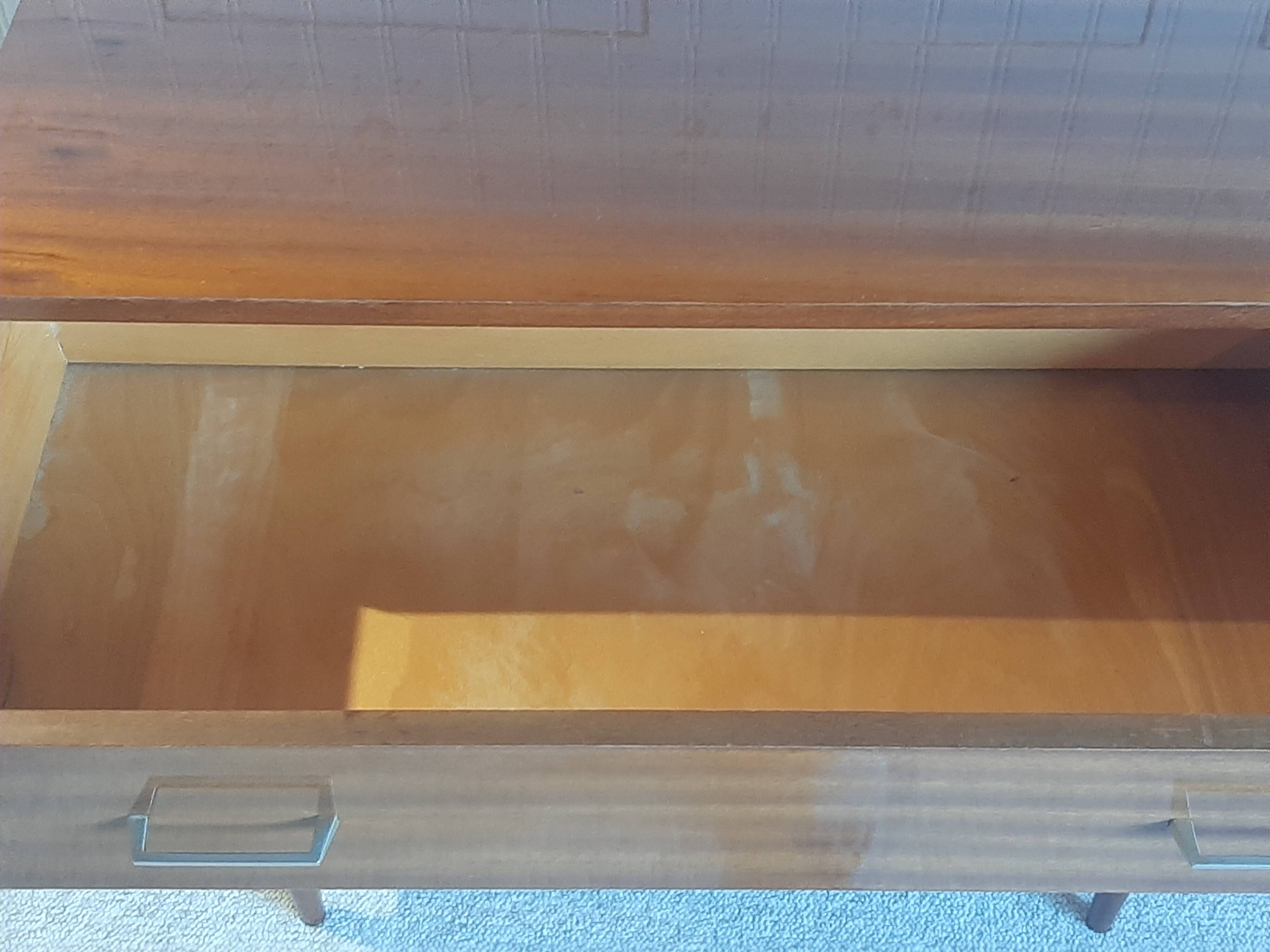 Commode en bois vernis, années 80