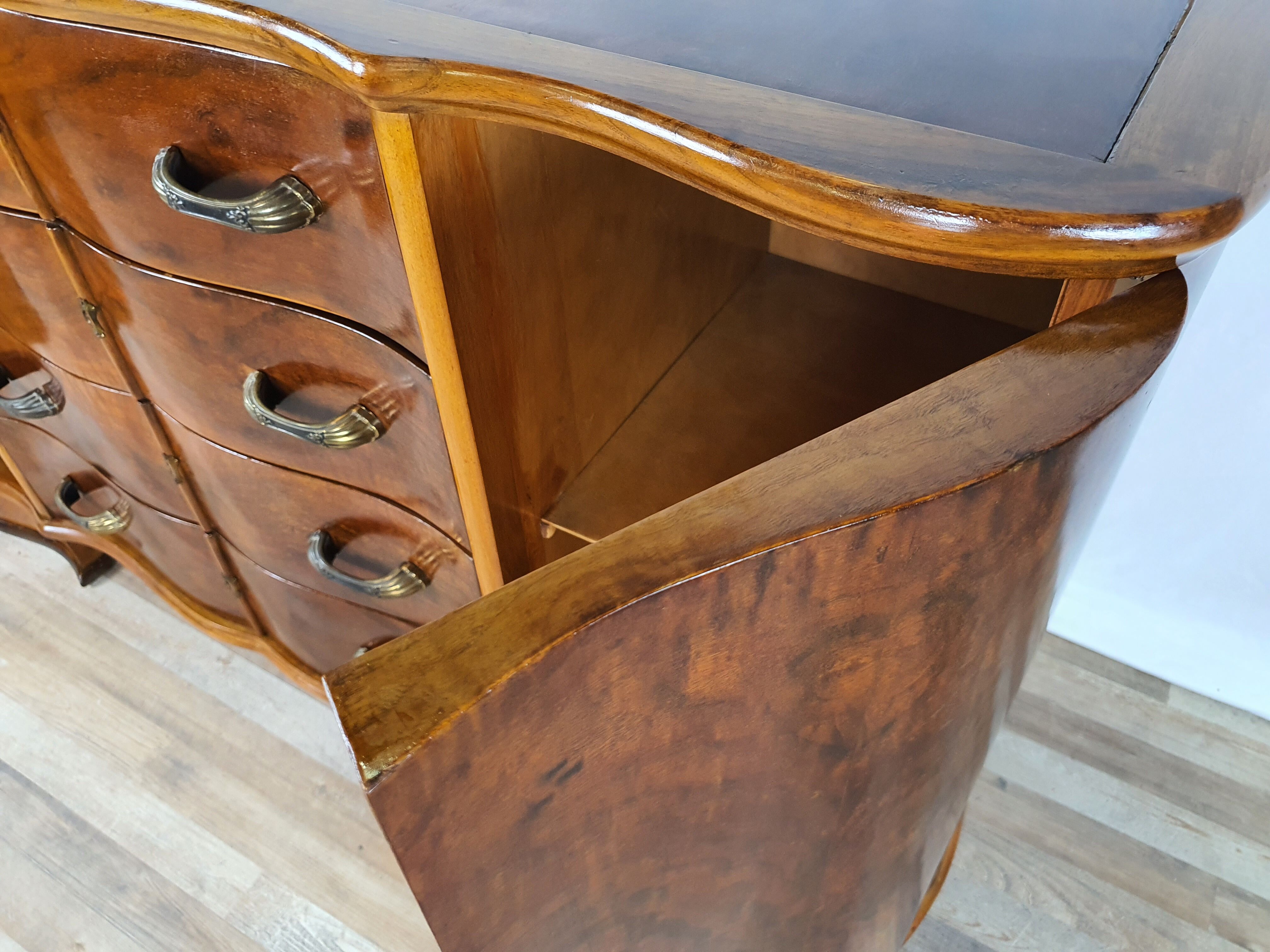 Art Decò Sideboard in Walnut