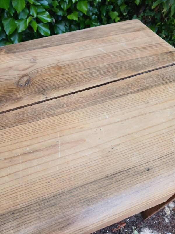 Petite table d'appoint ancienne