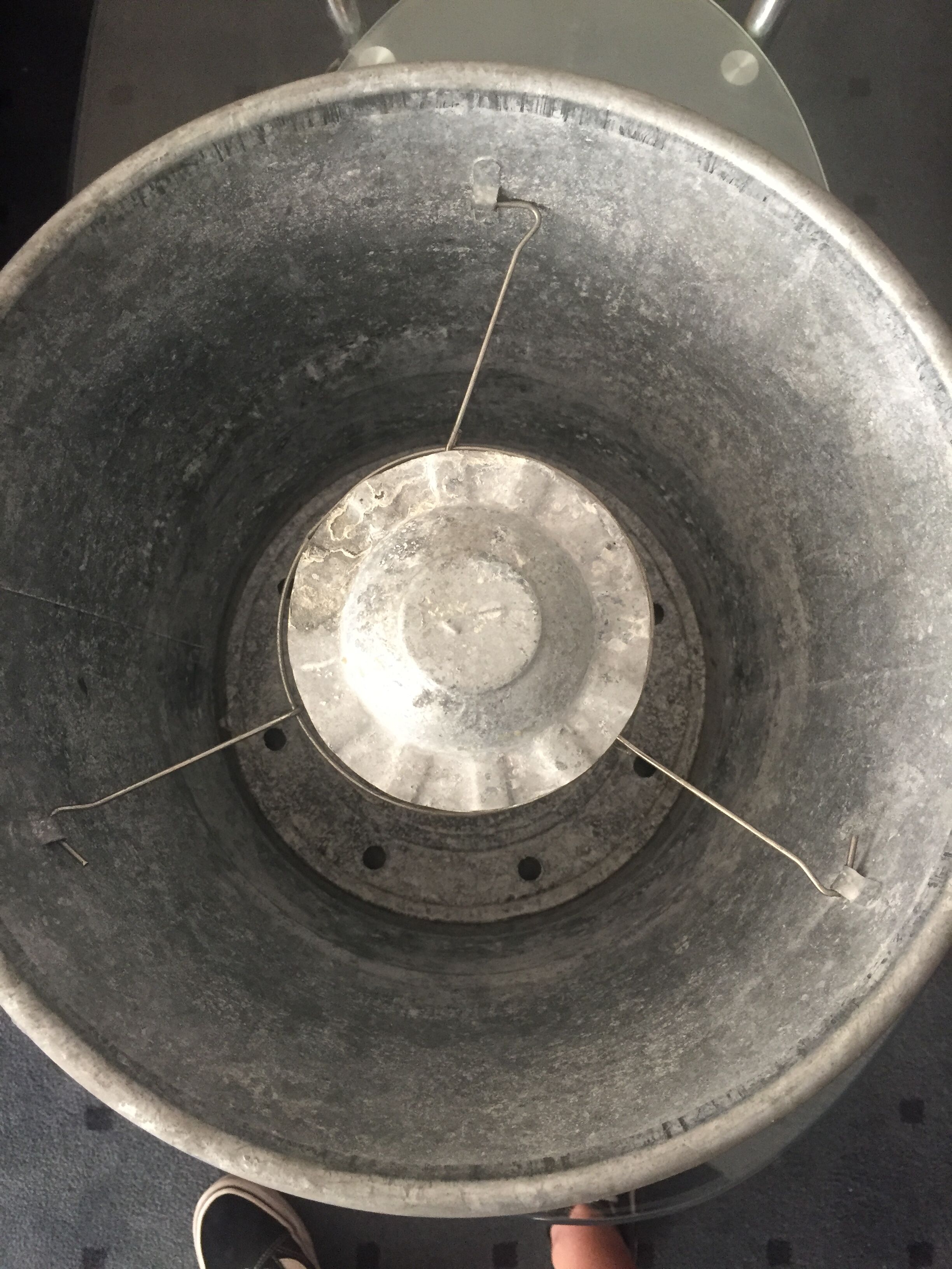 Vintage Guillouard laundry in zinc