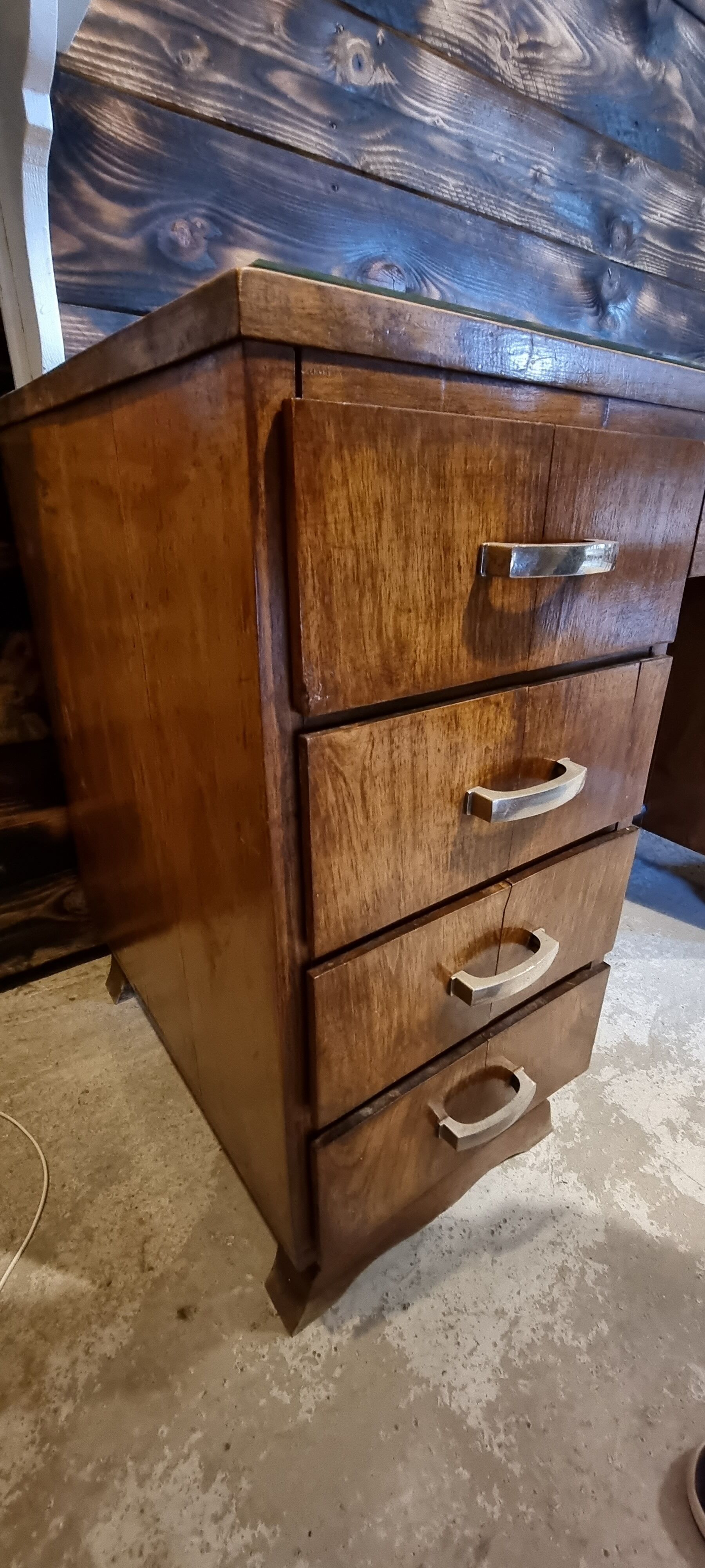 Glass tray desk
