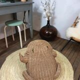 Frog magazine door rattan