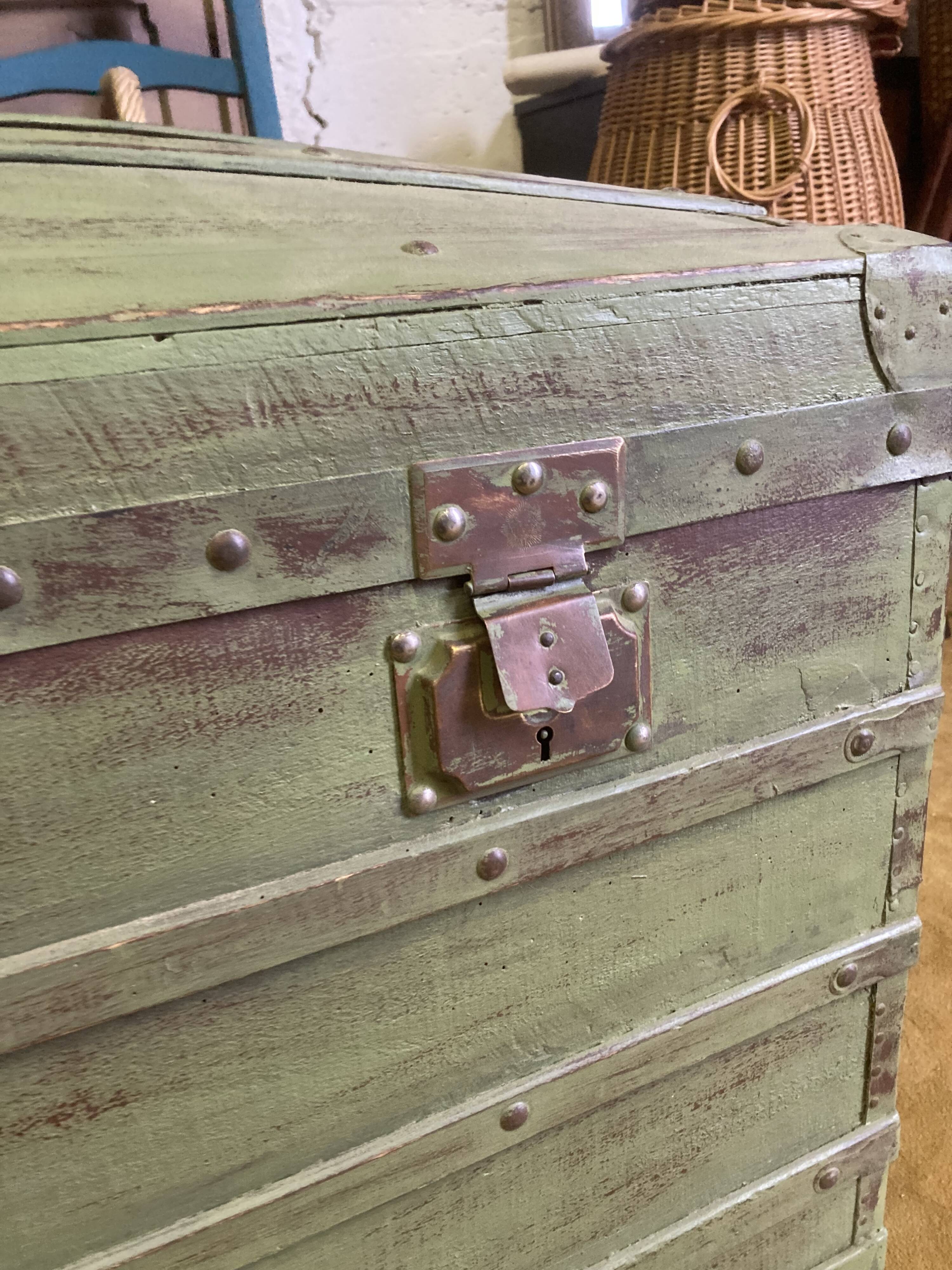 Travel trunk