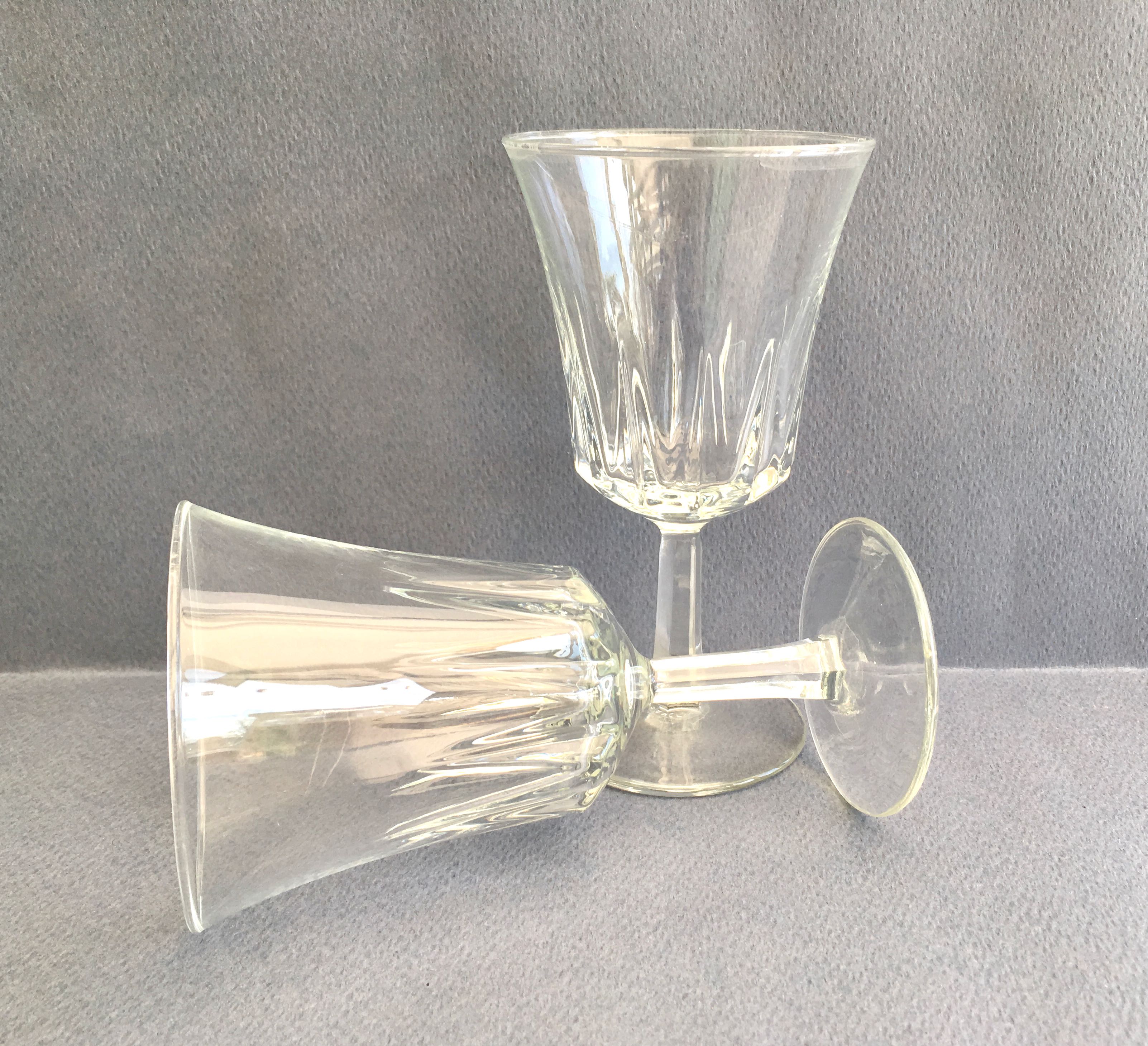 Set of 6 vintage wine glasses