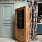 Small Parisian Art Deco showcase