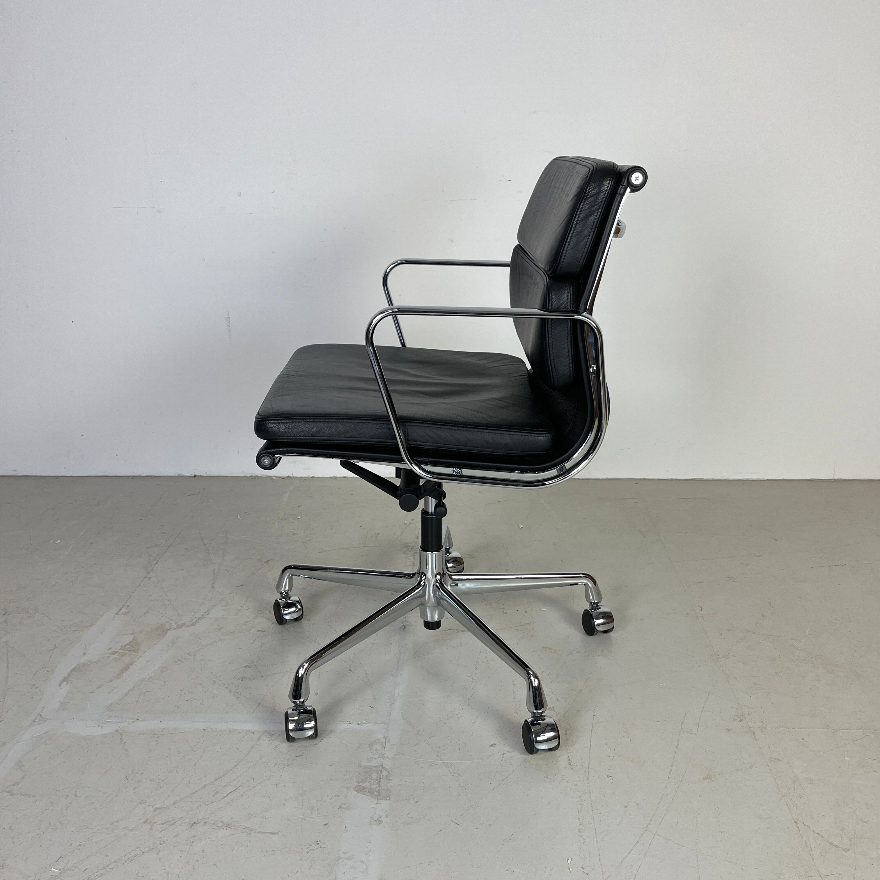 Eames Vitra for Herman Miller black leather Soft Pad Group chair