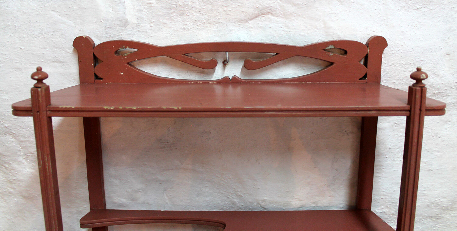 Shelf art-nouveau pink