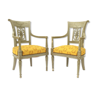 Paire de fauteuils en bois laqué gris