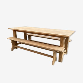 Oak farmhouse table and its 2 benches
