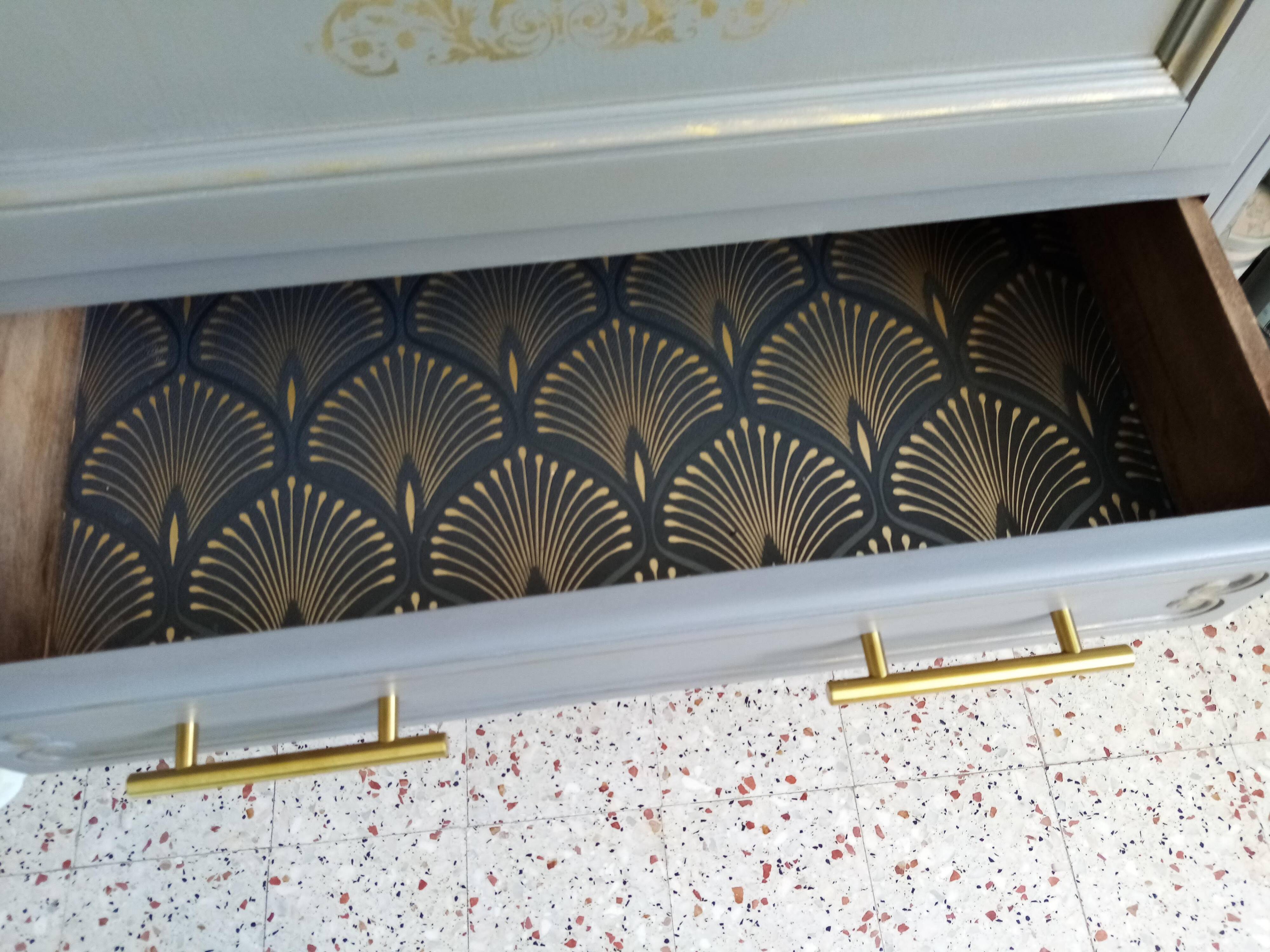 Secretary “léon”