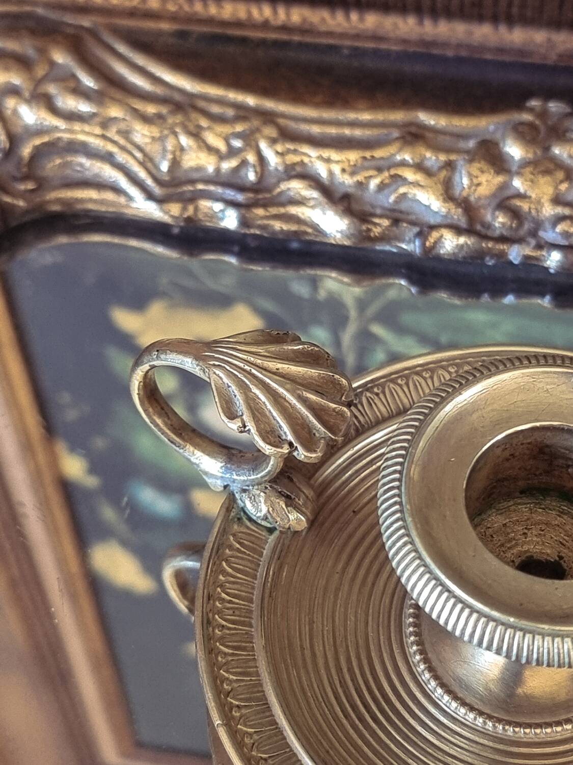Cellar rat candle holder
