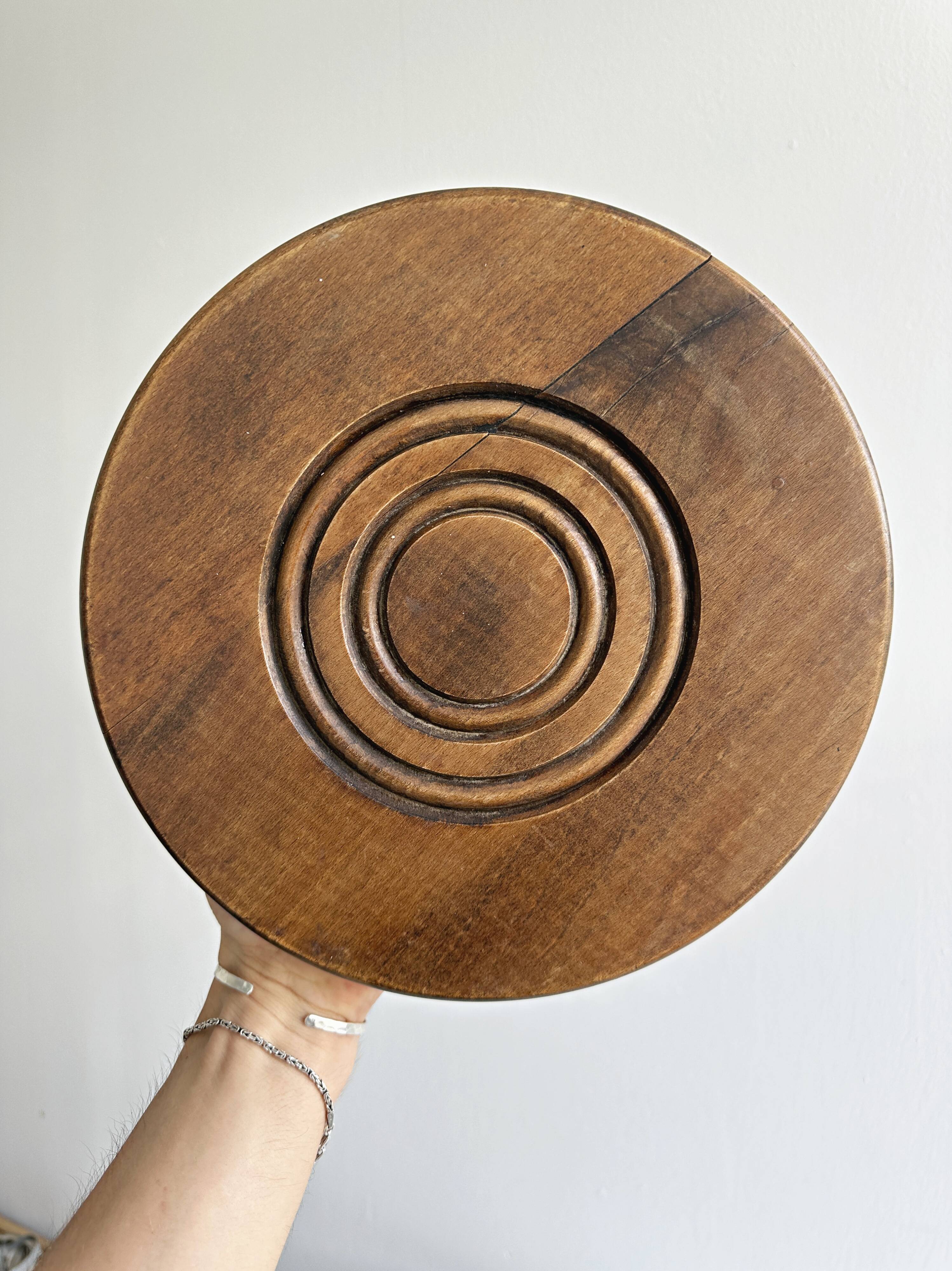 Tabouret tripode ancien en bois torsadé