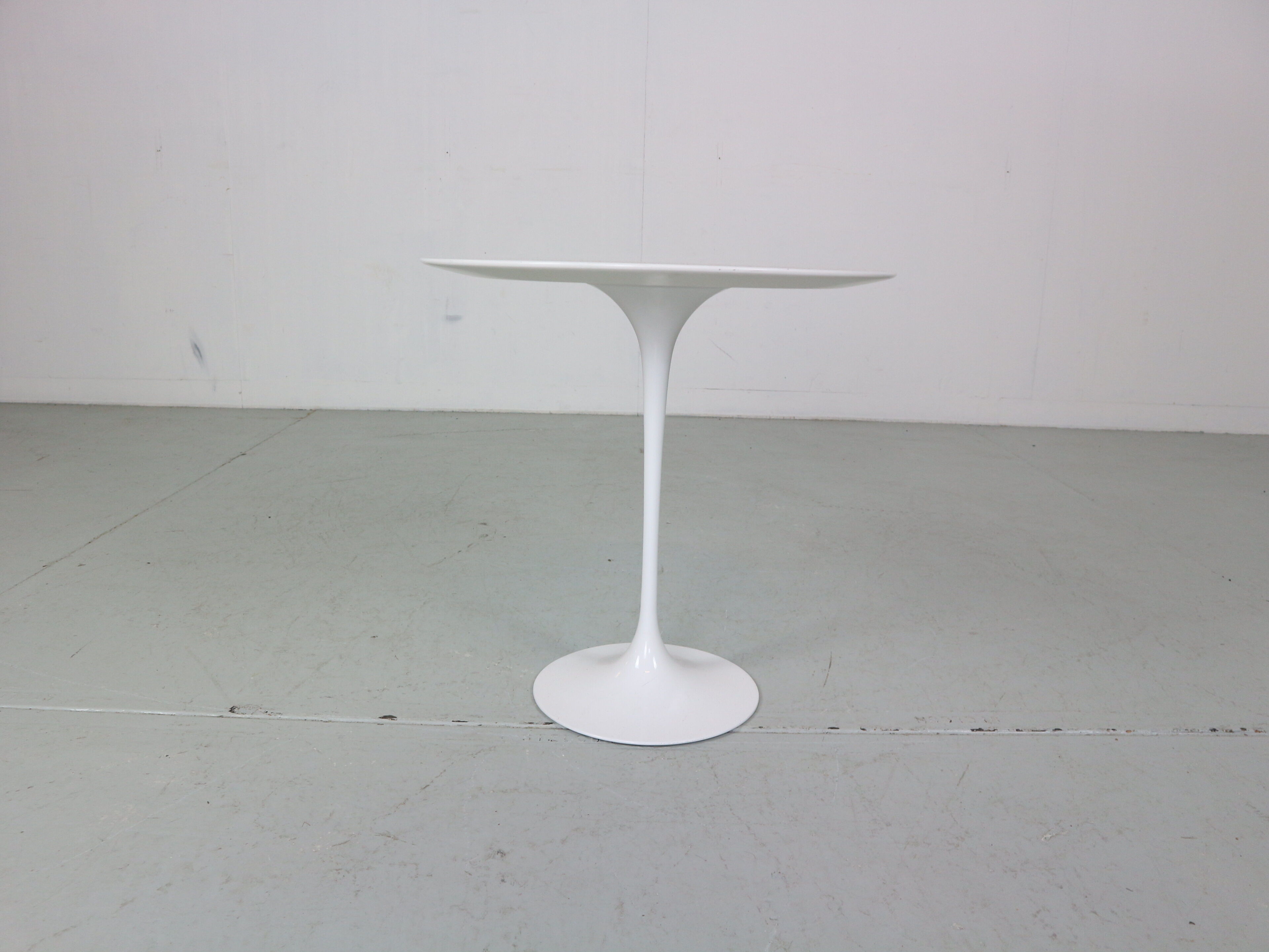 Eero Saarinen White Vintage Tulip Side Table for Knoll, 1960