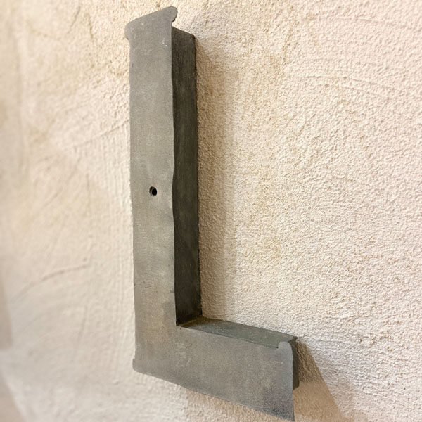 Zinc "L" sign letter