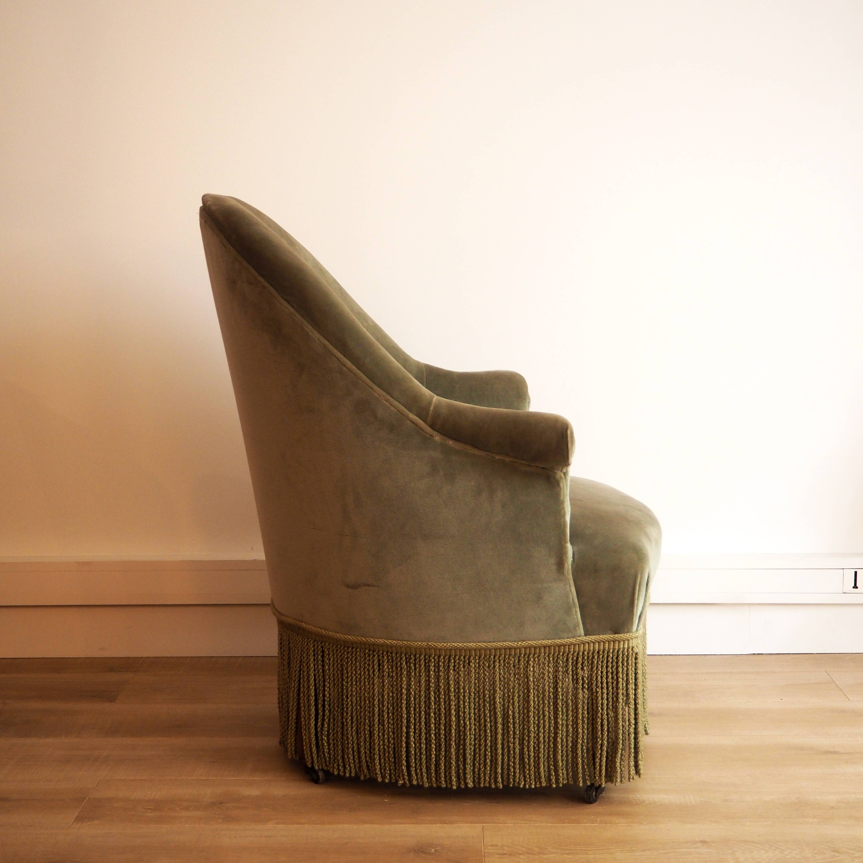 Vintage toad chair in green velvet