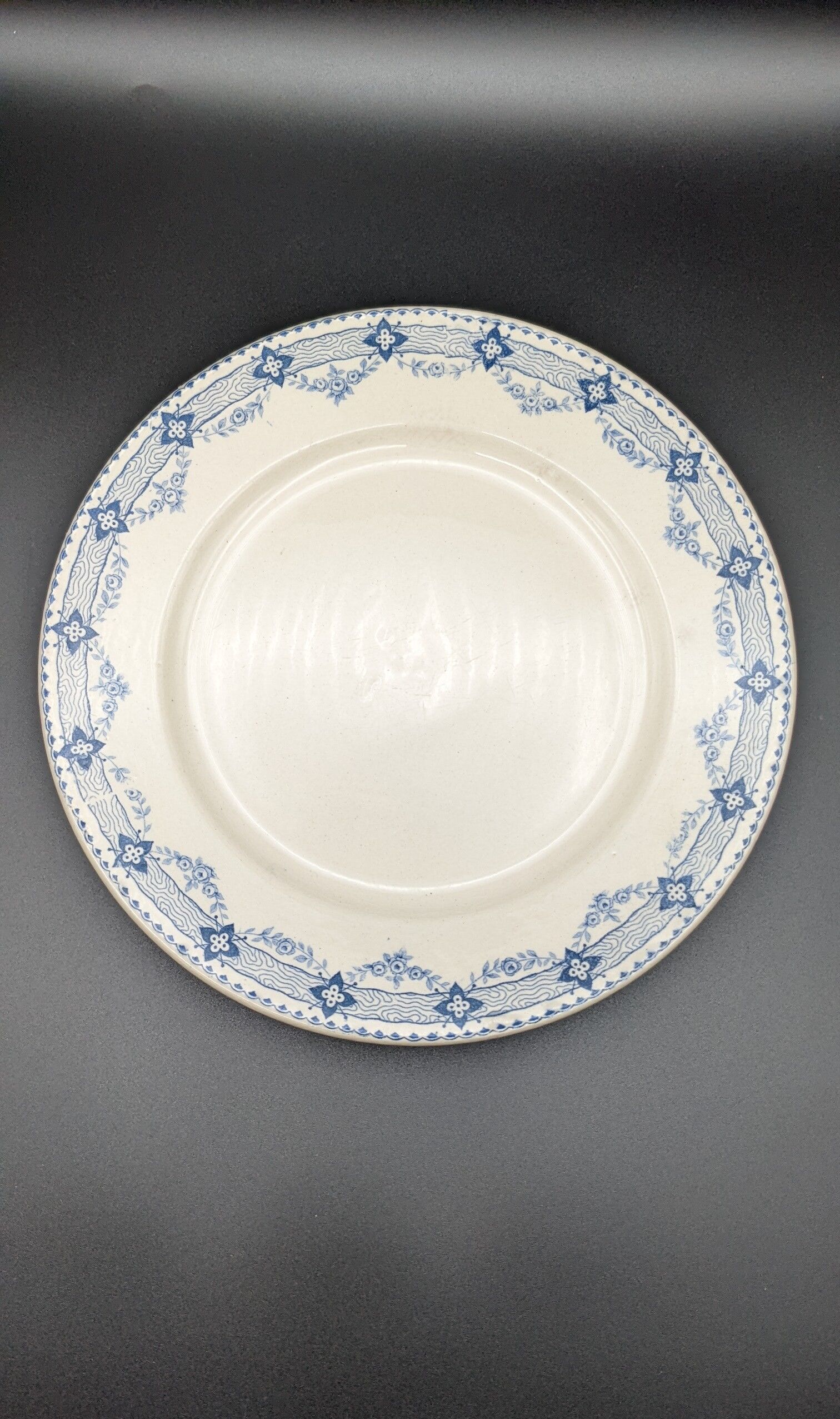 Lot 2 old flat plates boulenger choisy le roi lavoisier