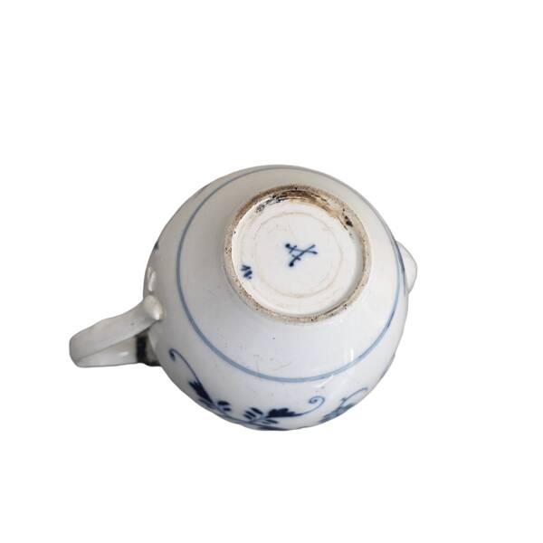 Antique German Porcelain Meissen Zwiebelmunster Teapot with silver, mid 180